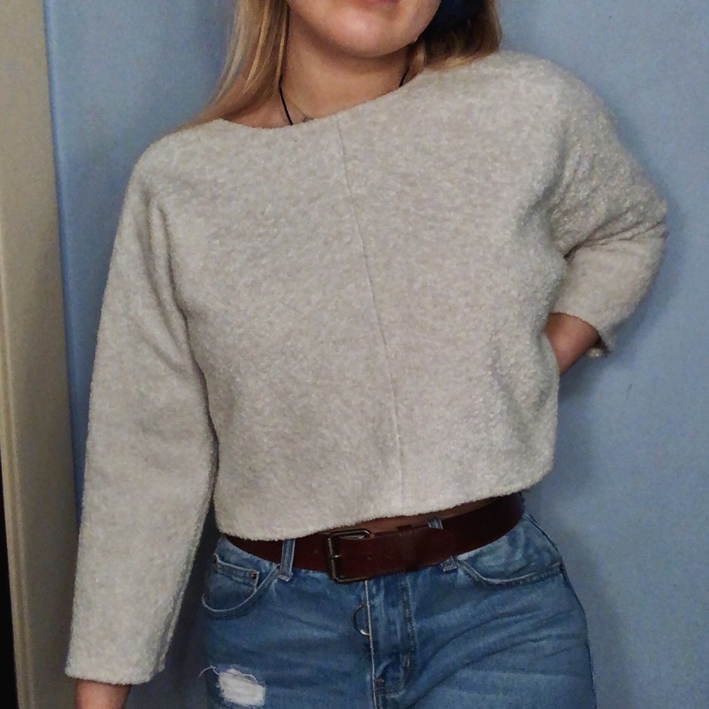 Forever 21 Thick Cropped Cream Sweater Size M